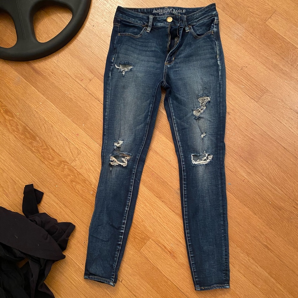 American Eagle highwaisted ripped jeans